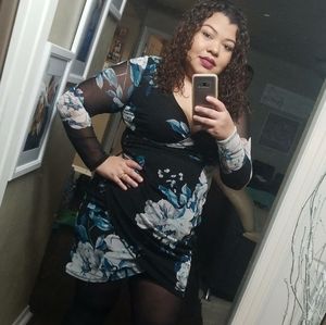 Black long sleeve dress with turquoise n gray flow